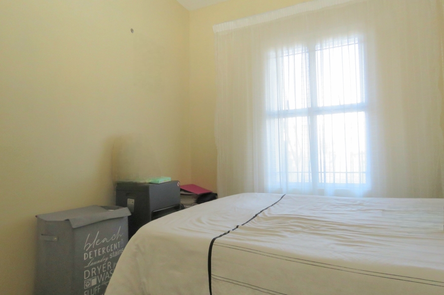 To Let 2 Bedroom Property for Rent in Parklands Western Cape